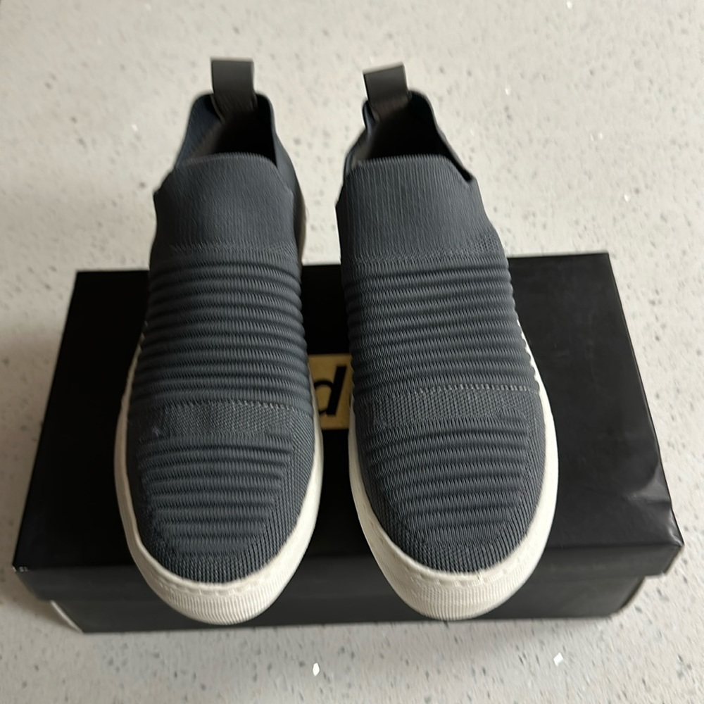 Madden NYC Slip on Platform Sneakers 7.5, 8 Gray